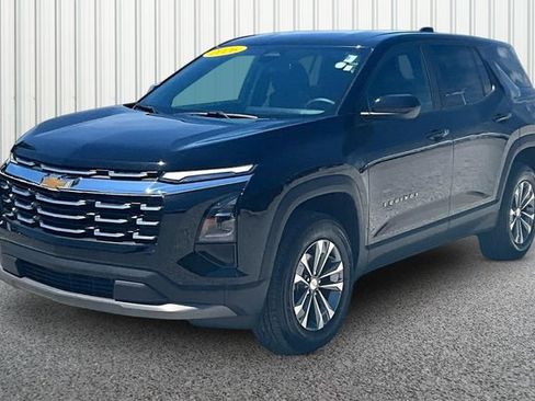 Used 2026 Chevrolet Equinox LT FWD image 2
