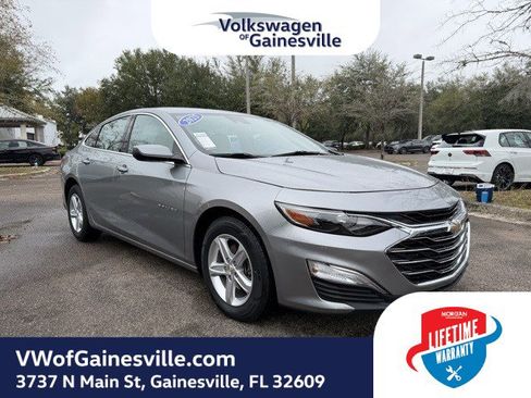 Used 2025 Chevrolet Malibu LS image 1