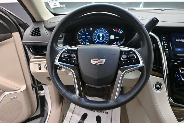 Used 2018 Cadillac Escalade ESV Premium Luxury AWD/4WD image 15
