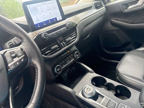 Certified 2021 Ford Escape Titanium AWD/4WD image 18