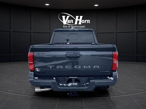 Used 2025 Toyota Tacoma TRD Sport w/ TRD Sport Upgrade Package image 14