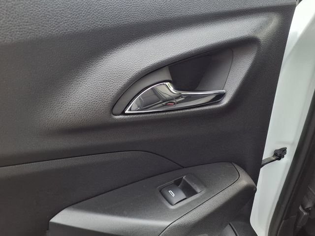 Used 2025 Chevrolet Trax LT FWD image 44