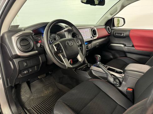 Used 2022 Toyota Tacoma SR5 image 12