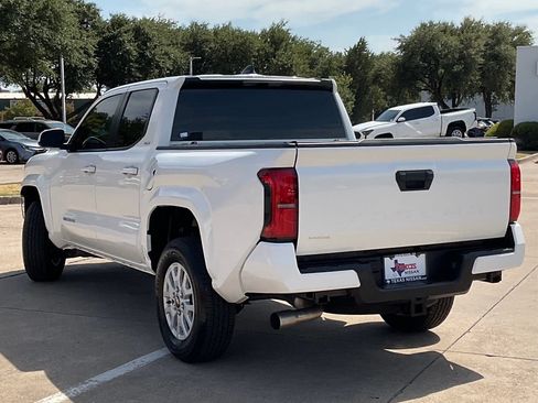 Used 2025 Toyota Tacoma SR5 RWD image 6