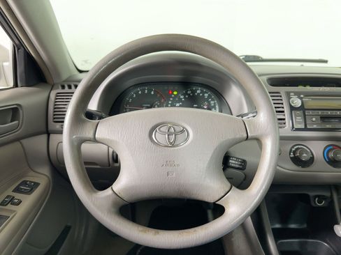 Used 2004 Toyota Camry LE image 14