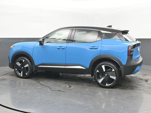 New 2025 Nissan Kicks SR image 5