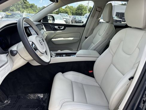 Certified 2024 Volvo XC60 B5 Ultimate w/ Protection Package Premier AWD/4WD image 9
