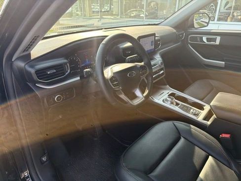 Used 2023 Ford Explorer XLT w/ Equipment Group 202A AWD/4WD image 13