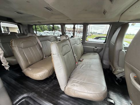 Used 2014 Chevrolet Express 3500 LS image 10