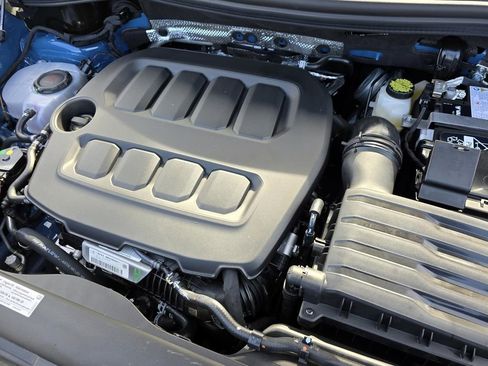 New 2026 Volkswagen Tiguan SE image 7