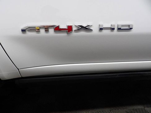 Used 2025 GMC Sierra 2500 AT4X image 52