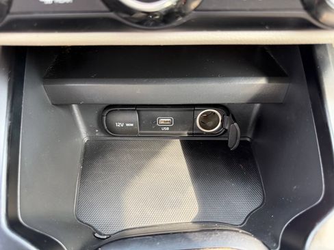 Used 2021 Kia Soul LX FWD image 23