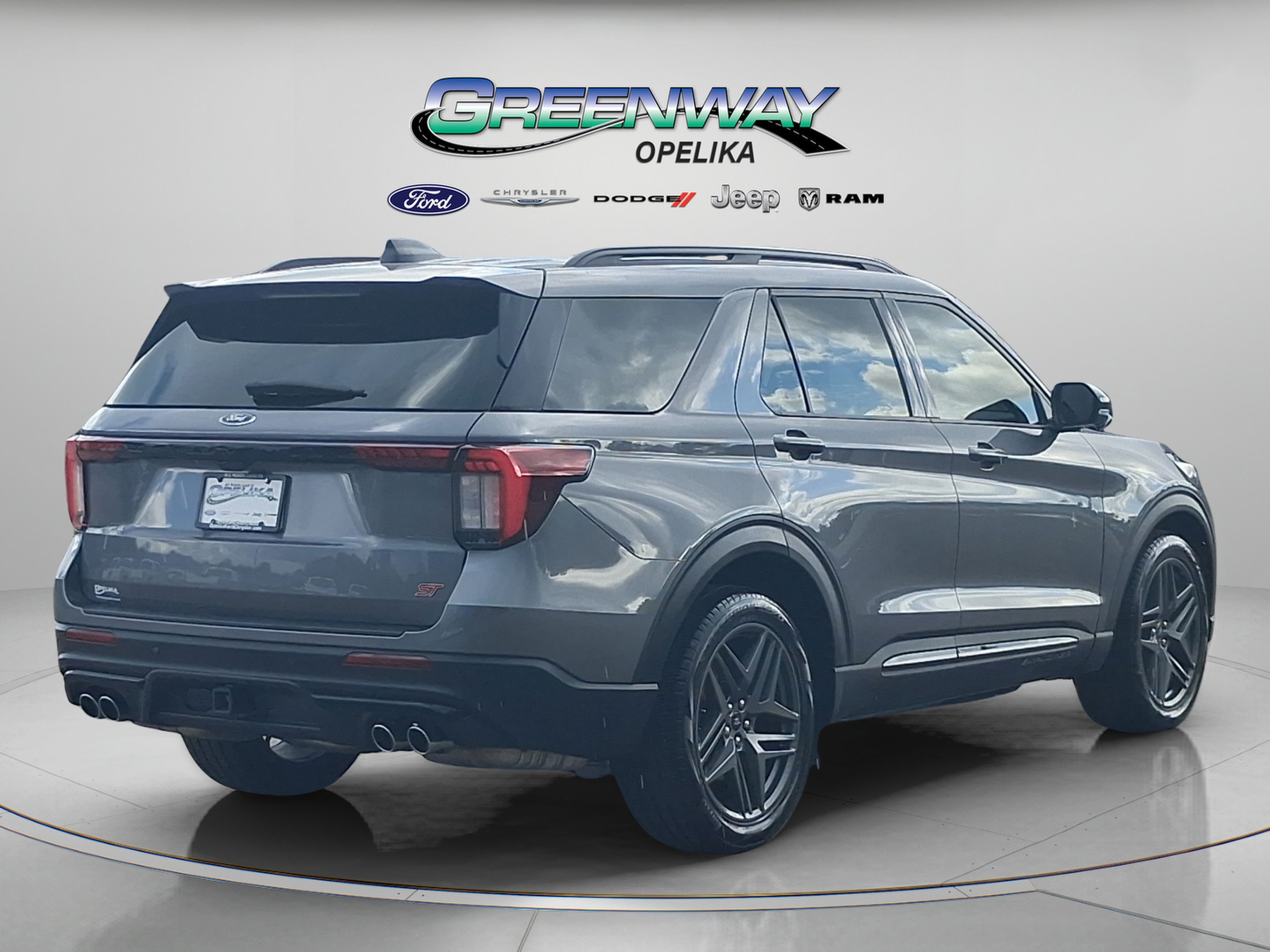 Used 2025 Ford Explorer ST AWD/4WD image 7