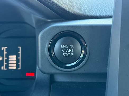 Used 2025 Toyota Tacoma SR image 30