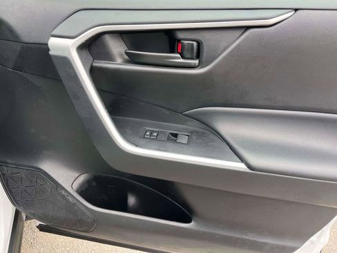 Used 2024 Toyota RAV4 LE image 10