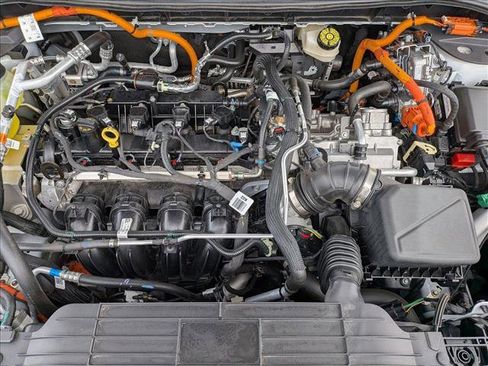 Used 2025 Ford Escape SE w/ PHEV Premium Package image 23