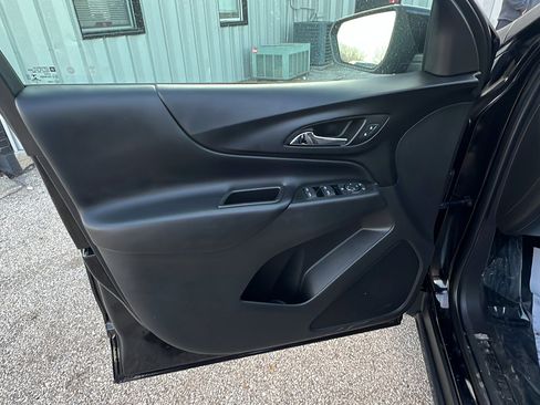 Used 2022 Chevrolet Equinox LT image 10