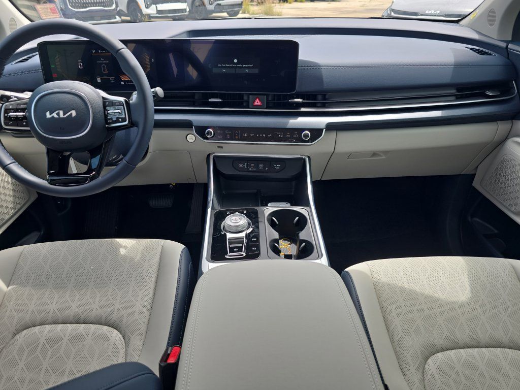 New 2026 Kia Carnival EX FWD image 13