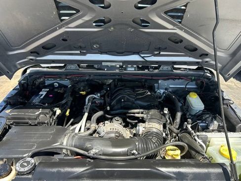 Used 2013 Jeep Wrangler Unlimited Sport AWD/4WD image 13