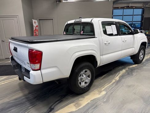 Used 2017 Toyota Tacoma SR w/ Tow Package AWD/4WD image 28