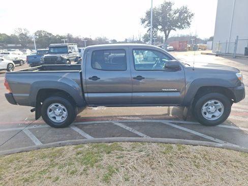 Used 2013 Toyota Tacoma PreRunner image 7