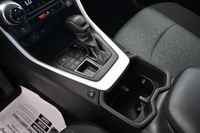 Used 2022 Toyota RAV4 XLE AWD/4WD image 19