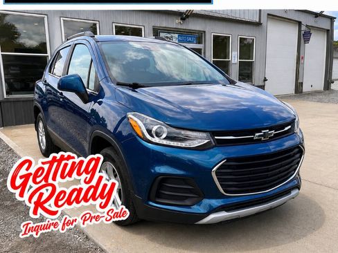 Used 2019 Chevrolet Trax LT w/ LPO, Protection Package AWD/4WD image 1