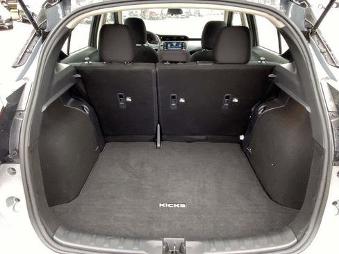 Used 2024 Nissan Kicks SV image 9