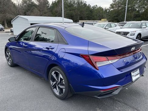 Certified 2023 Hyundai Elantra SEL w/ Convenience Package image 5