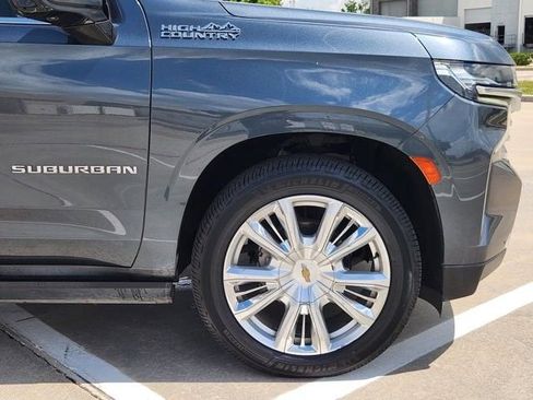 Used 2021 Chevrolet Suburban High Country w/ Premium Package image 8
