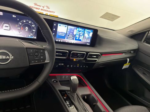 New 2026 Nissan Sentra SV w/ SV Convenience Package image 18