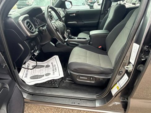 Used 2020 Toyota Tacoma 4x4 Double Cab image 11