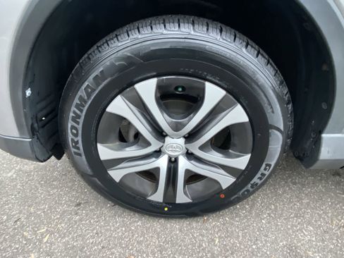 Used 2016 Toyota RAV4 LE image 17