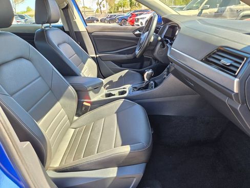 Used 2024 Volkswagen Jetta SE FWD image 19