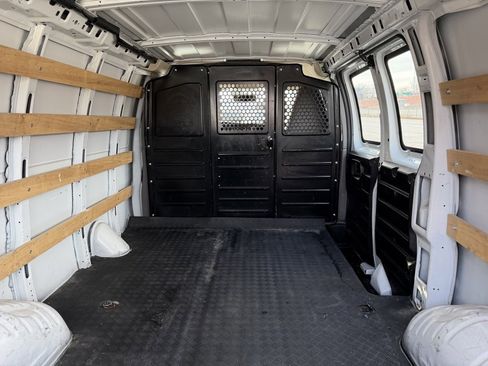 Used 2020 GMC Savana 2500 w/ Driver Convenience Package image 11