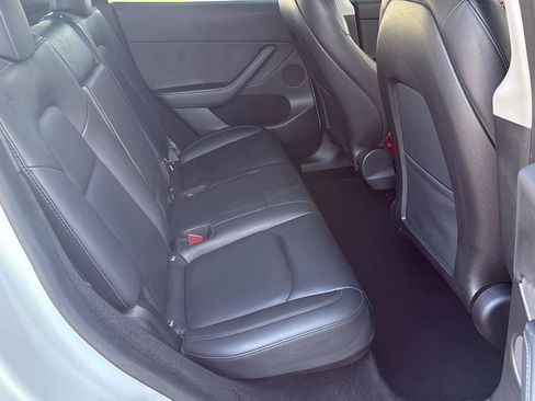 Used 2023 Tesla Model Y Long Range AWD/4WD image 26