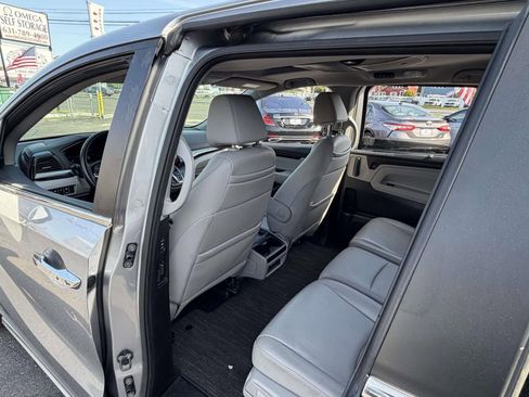 Used 2023 Honda Odyssey Touring image 25