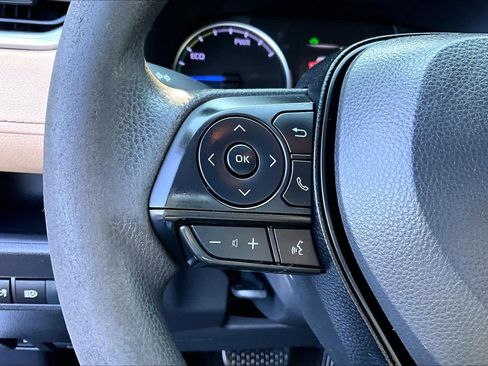 Used 2019 Toyota RAV4 LE w/ Carpet Mat Package AWD/4WD image 22