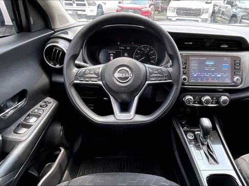 Used 2023 Nissan Kicks SV FWD image 6
