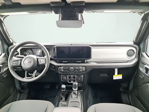 New 2026 Jeep Gladiator Sport AWD/4WD image 17
