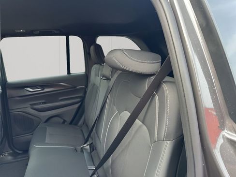 Used 2024 GMC Sierra 2500 Denali w/ Denali Reserve Package image 18