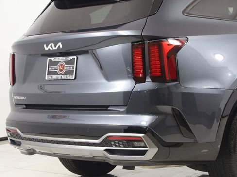 Used 2023 Kia Sorento EX w/ Panoramic Sunroof Package FWD image 45