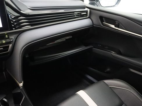 Used 2025 Toyota Camry SE FWD image 22