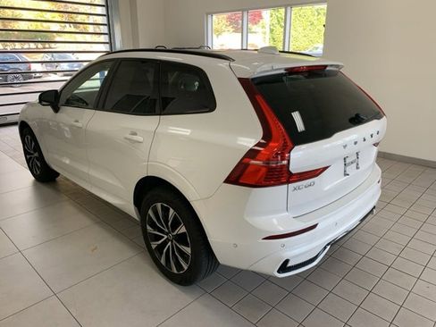 Certified 2025 Volvo XC60 B5 Plus image 5