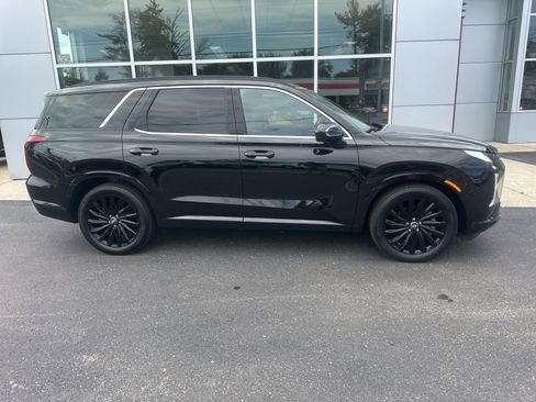 Used 2024 Hyundai Palisade Calligraphy AWD/4WD image 2