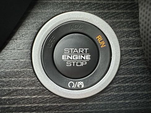 Used 2023 RAM 1500 Limited w/ Body Color Bumper Group image 19