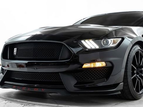 Used 2018 Ford Mustang Shelby GT350 w/ Convenience Package image 18