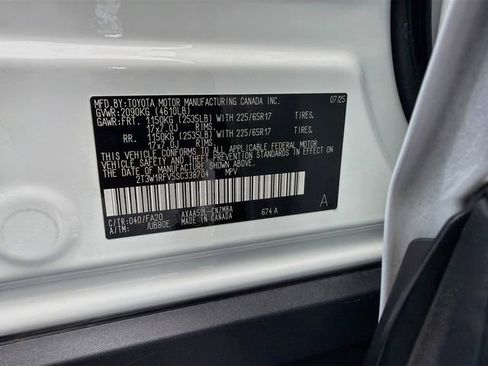 Used 2025 Toyota RAV4 XLE w/ Convenience Package FWD image 32