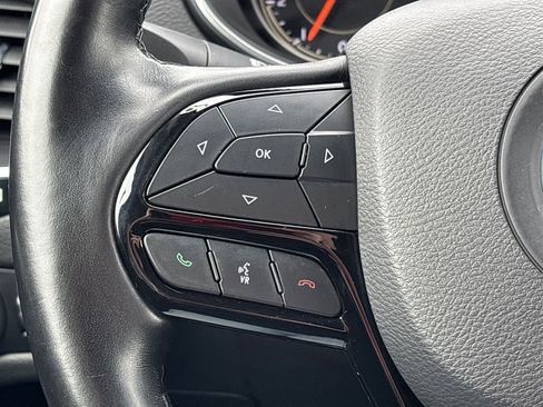 Used 2021 Jeep Cherokee Altitude image 24