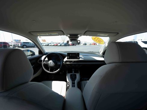 Used 2023 Honda HR-V LX image 19